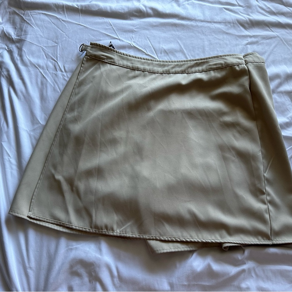 Izod Skort size 16